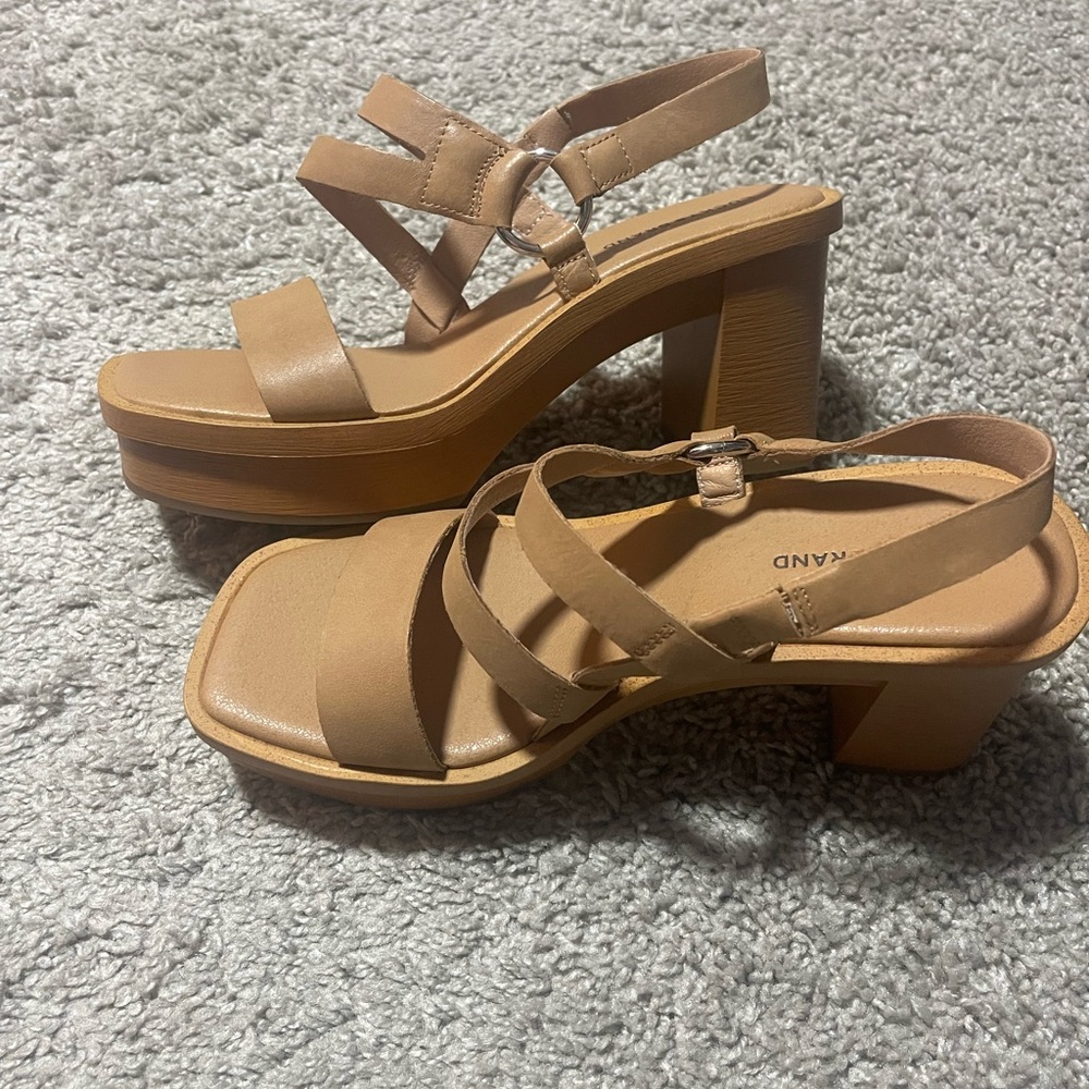 Lucky Brand Tan Chunky Heel Sandals